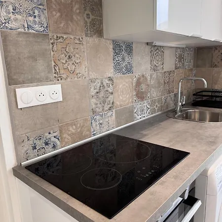 Au Coeur Du Village Apartment *