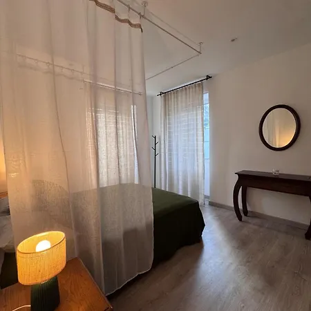 Au Coeur Du Village Apartment