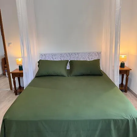 Au Coeur Du Village Apartment