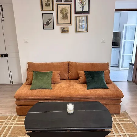 Au Coeur Du Village Apartment *