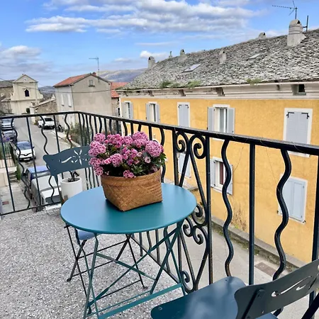 Au Coeur Du Village Apartment *