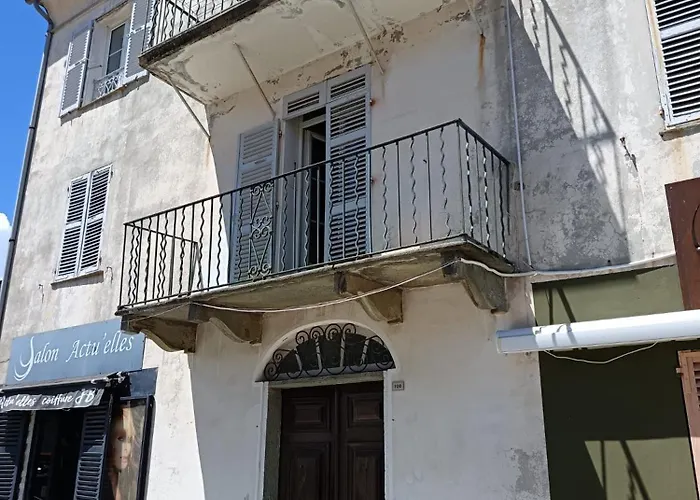 Au Coeur Du Village *